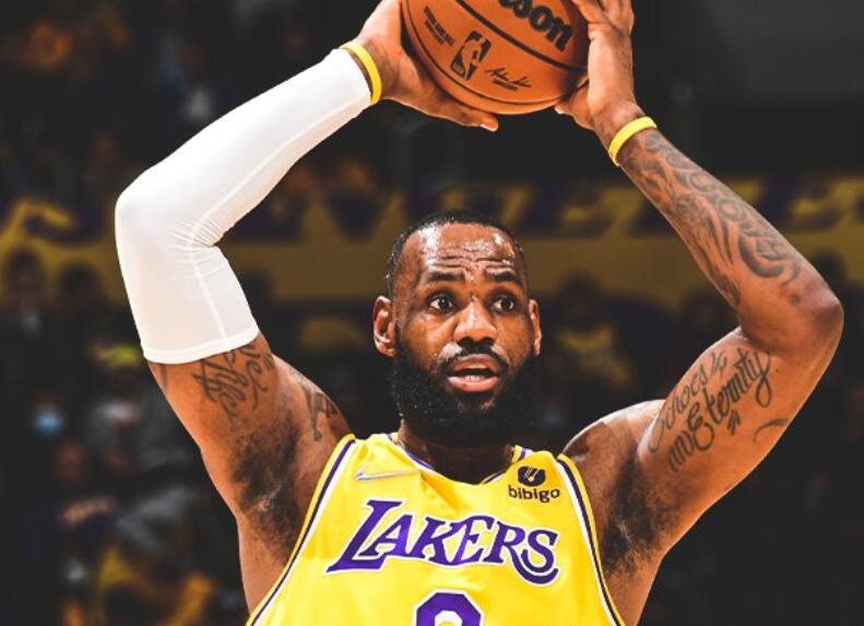  詹姆斯里程碑之夜湖人逆转独行侠喜迎四连胜高潮