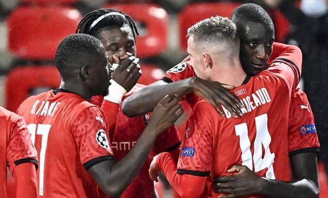  斯图加特青年军崭露头角逼平劲旅  